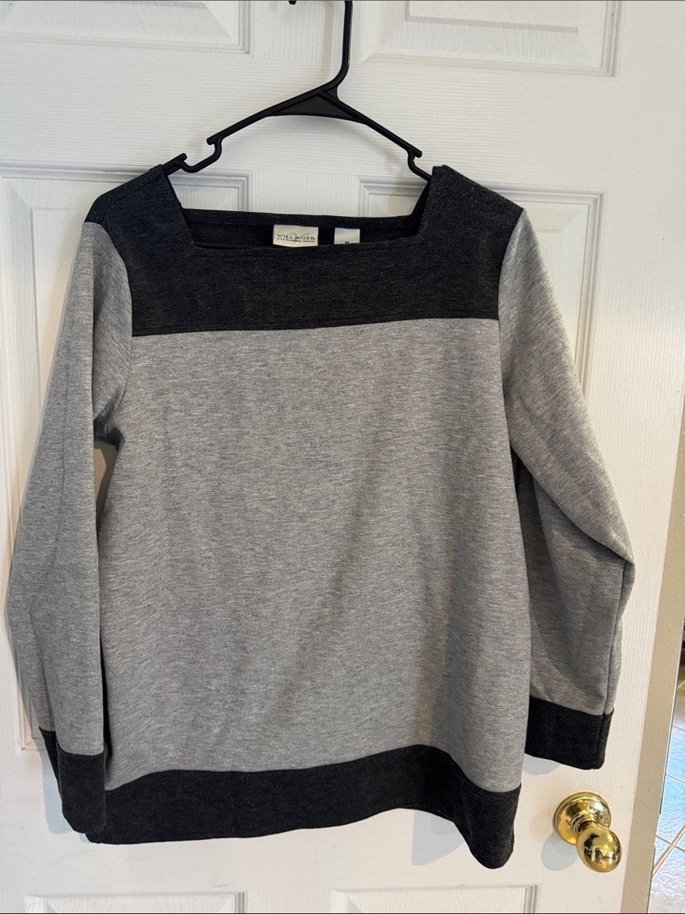 Liz Claiborne Two-Tone Gray Scoop Neck Sweater
